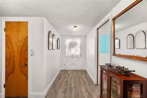 Entry Way - 527 Nottingham Dr, Redlands, CA 92373 photo 3 of 3