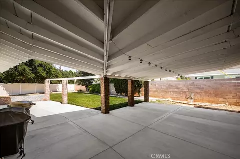 Exterior - 527 Nottingham Dr, Redlands, CA 92373 photo 1 of 4