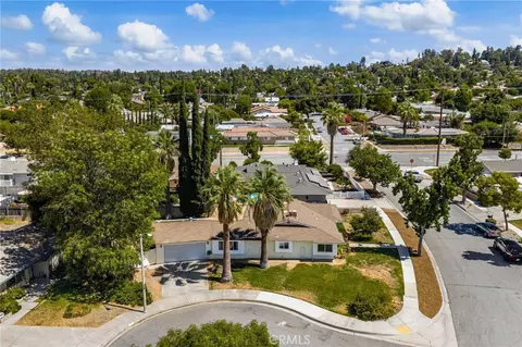 View/Area - 527 Nottingham Dr, Redlands, CA 92373 photo 2 of 3
