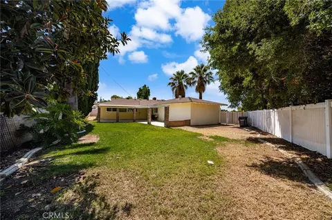 Exterior - 527 Nottingham Dr, Redlands, CA 92373 photo 3 of 4