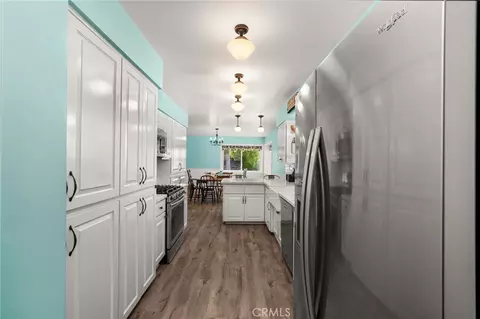 Entry Way - 527 Nottingham Dr, Redlands, CA 92373 photo 2 of 3