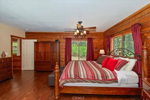 Bedroom - 116 E Lk, Arrowhead, CA 92352 photo 3 of 7
