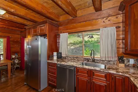 Kitchen - 116 E Lk, Arrowhead, CA 92352 photo 4 of 5