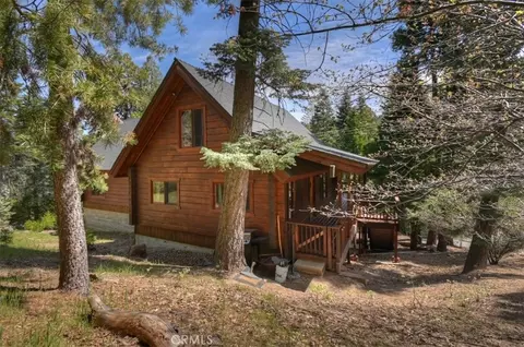 Exterior - 116 E Lk, Arrowhead, CA 92352 photo 7 of 10