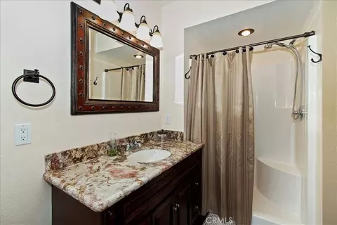Bath - 116 E Lk, Arrowhead, CA 92352 photo 2 of 5
