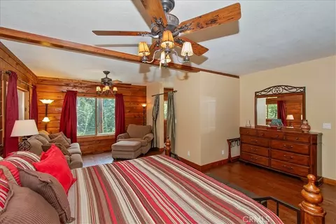 Bedroom - 116 E Lk, Arrowhead, CA 92352 photo 2 of 7