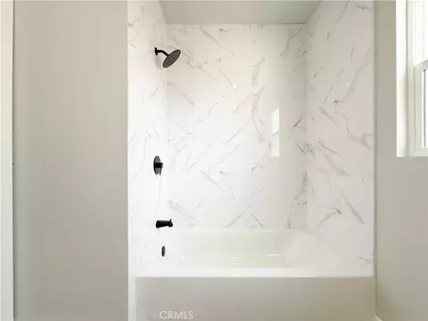 Bath - 1506 W Stockwell St, Compton, CA 90222 photo 3 of 3