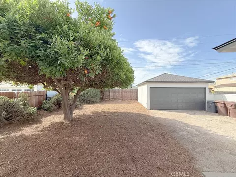 Exterior - 1506 W Stockwell St, Compton, CA 90222 photo 3 of 4