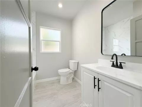 Bath - 1506 W Stockwell St, Compton, CA 90222 photo 2 of 3