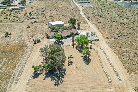 View/Area - 22411 Roundup, Apple Valley, CA 92308 photo 4 of 14