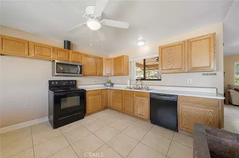 Kitchen - 22411 Roundup, Apple Valley, CA 92308 photo 2 of 3