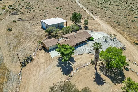 View/Area - 22411 Roundup, Apple Valley, CA 92308 photo 10 of 14