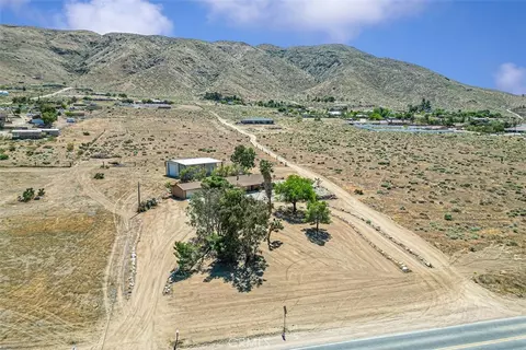 View/Area - 22411 Roundup, Apple Valley, CA 92308 photo 11 of 14