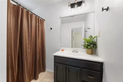 Bath - 22411 Roundup, Apple Valley, CA 92308 photo 2 of 2