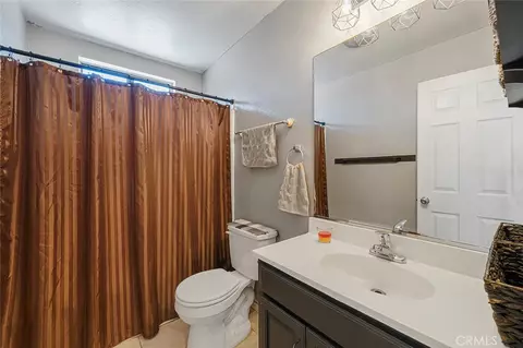Bath - 22411 Roundup, Apple Valley, CA 92308 photo 1 of 2