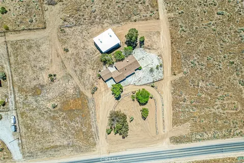 View/Area - 22411 Roundup, Apple Valley, CA 92308 photo 6 of 14