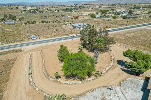 View/Area - 22411 Roundup, Apple Valley, CA 92308 photo 13 of 14