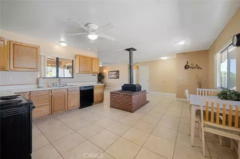 Kitchen - 22411 Roundup, Apple Valley, CA 92308 photo 3 of 3
