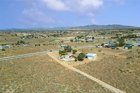 View/Area - 22411 Roundup, Apple Valley, CA 92308 photo 12 of 14