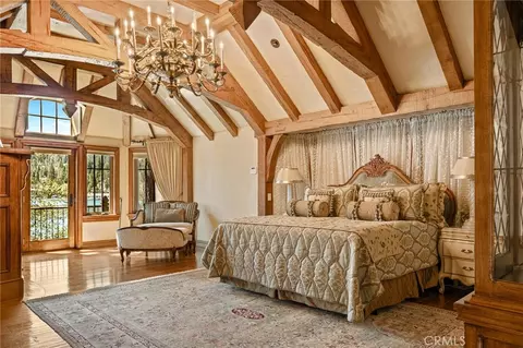 Bedroom - 28089 Point Hamiltair, Lake Arrowhead, CA 92352 photo 2 of 5