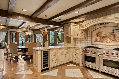 Kitchen - 28089 Point Hamiltair, Lake Arrowhead, CA 92352 photo 1 of 3