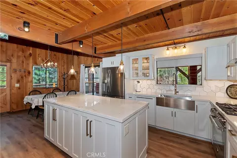 Kitchen - 150 Lodgepole, Big Bear Lake, CA 92315 photo 2 of 4