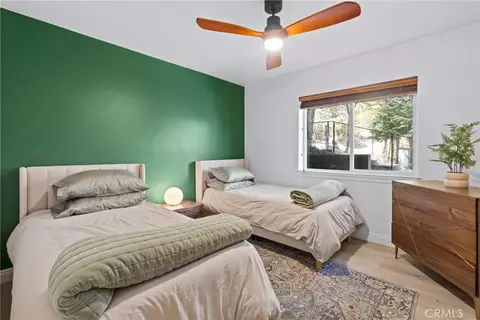 Bedroom - 26510 Placer Ln, Lake Arrowhead, CA 92352 photo 4 of 4