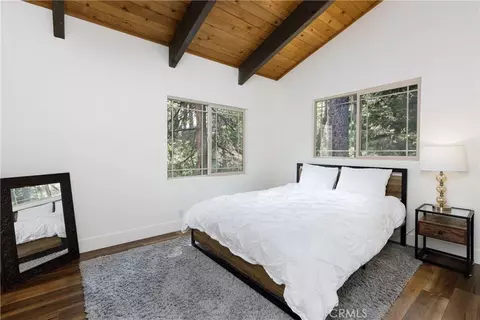 Bedroom - 27364 Pinewood, Lake Arrowhead, CA 92352 photo 3 of 6