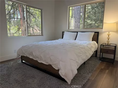 Bedroom - 27364 Pinewood, Lake Arrowhead, CA 92352 photo 4 of 6