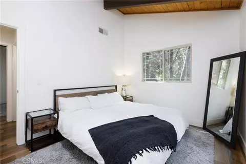 Bedroom - 27364 Pinewood, Lake Arrowhead, CA 92352 photo 6 of 6