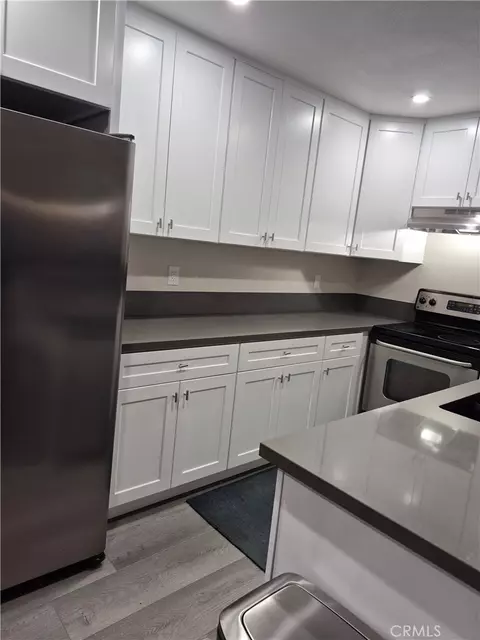Kitchen - 2266 Bradford Ave #121, Highland, CA 92346 photo 2 of 3