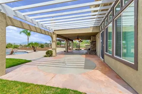Exterior - 1910 Mesa View Ln, Redlands, CA 92373 photo 6 of 10