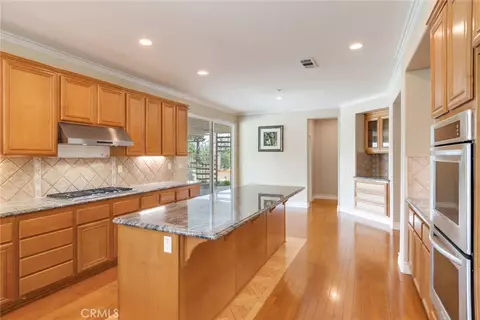 Kitchen - 1910 Mesa View Ln, Redlands, CA 92373 photo 2 of 4