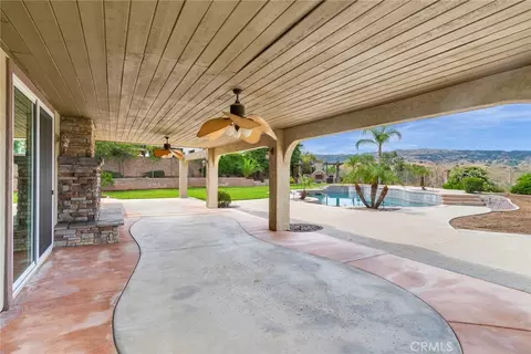 Exterior - 1910 Mesa View Ln, Redlands, CA 92373 photo 7 of 10