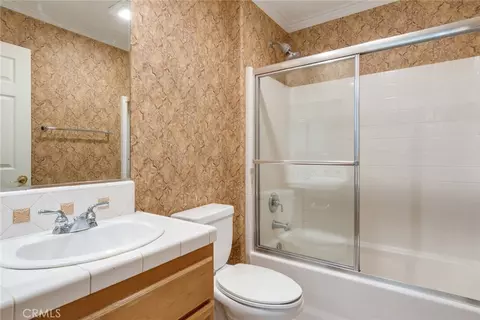 Bath - 1910 Mesa View Ln, Redlands, CA 92373 photo 1 of 5
