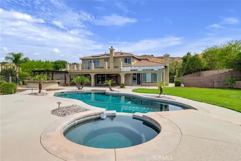 Exterior - 1910 Mesa View Ln, Redlands, CA 92373 photo 3 of 10