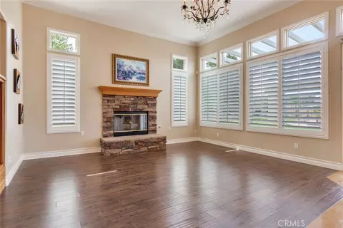Living - 1910 Mesa View Ln, Redlands, CA 92373 photo 4 of 10