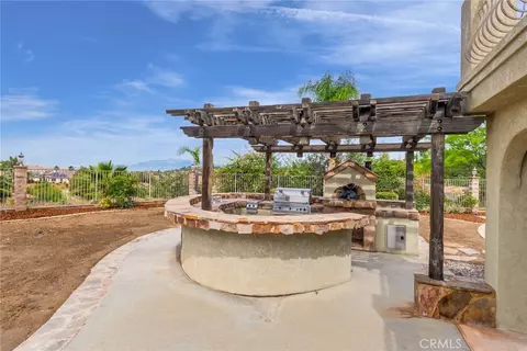 Exterior - 1910 Mesa View Ln, Redlands, CA 92373 photo 8 of 10