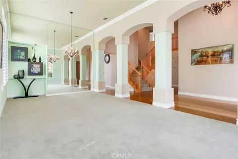 Living - 1910 Mesa View Ln, Redlands, CA 92373 photo 2 of 10