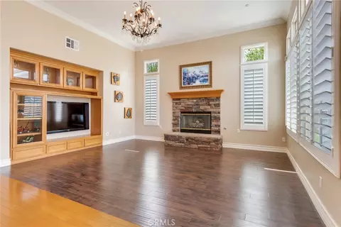 Living - 1910 Mesa View Ln, Redlands, CA 92373 photo 3 of 10