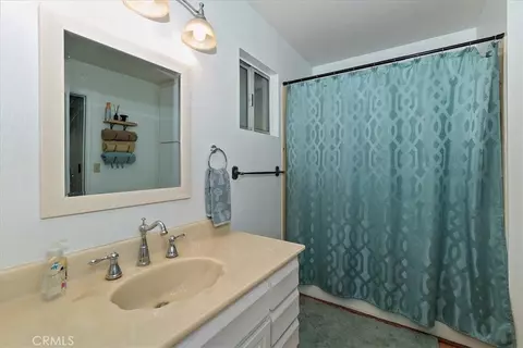 Bath - 770 Berne, Crestline, CA 92325 photo 1 of 1