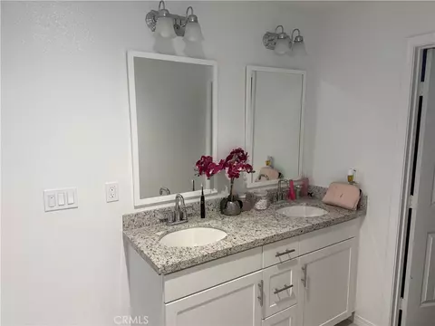 Bath - 14228 Sicily Ct, Beaumont, CA 92223 photo 1 of 2