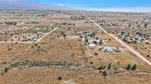 View/Area - 6271 Smoke Tree, Phelan, CA 92371 photo 2 of 6