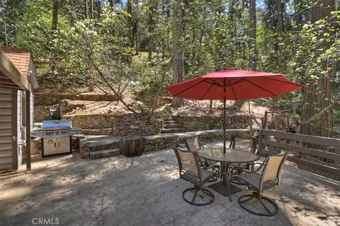 Exterior - 851 Cottage Grv, Lake Arrowhead, CA 92352 photo 6 of 19