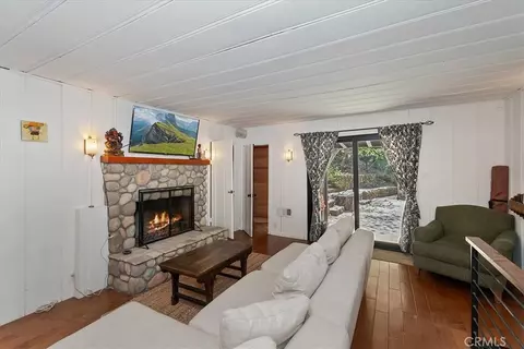 Living - 851 Cottage Grv, Lake Arrowhead, CA 92352 photo 3 of 4