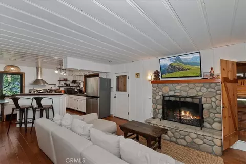 Living - 851 Cottage Grv, Lake Arrowhead, CA 92352 photo 2 of 4