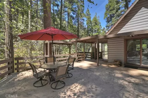 Exterior - 851 Cottage Grv, Lake Arrowhead, CA 92352 photo 7 of 19