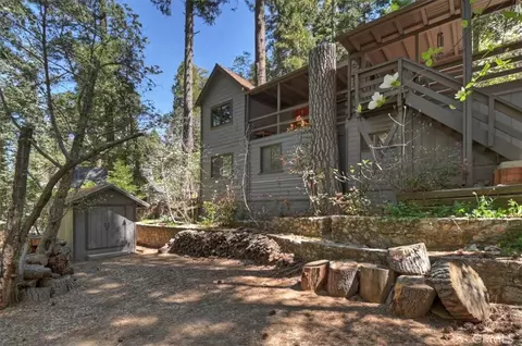 Exterior - 851 Cottage Grv, Lake Arrowhead, CA 92352 photo 16 of 19