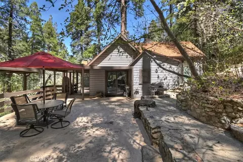 Exterior - 851 Cottage Grv, Lake Arrowhead, CA 92352 photo 2 of 19
