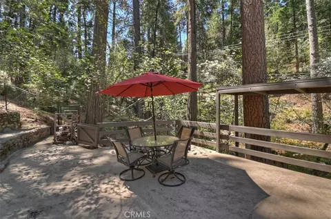 Exterior - 851 Cottage Grv, Lake Arrowhead, CA 92352 photo 5 of 19